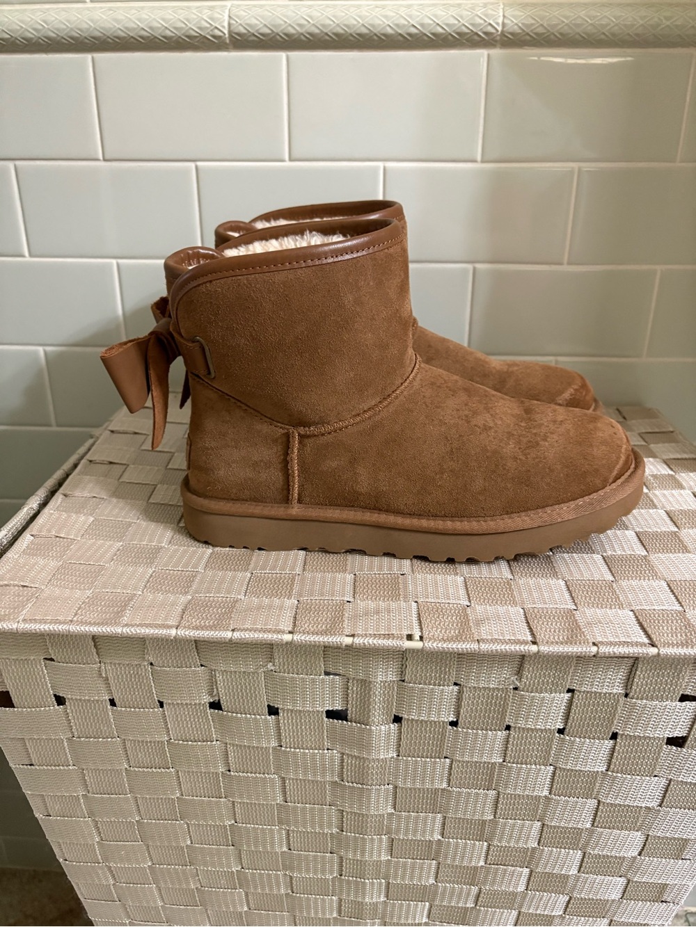 Women’s Size 8 UGG Ankle Boots - Chestnut Brown With Bow
